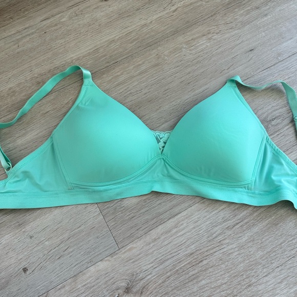 (Brand new, never worn) Selling Bra - 34D - Picture 2 of 4